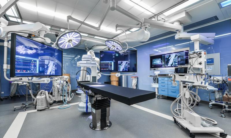 Design and creation of "smart robotic hybrid operating rooms"